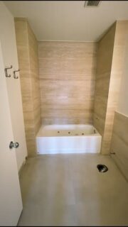 Navona Travertine slab shower walls 🇮🇹 installed by @angelosmarblephila
•
•
•
#navonatravertine #travertinedesign #travertineslabs #travertinephiladelphia #stonefabrication